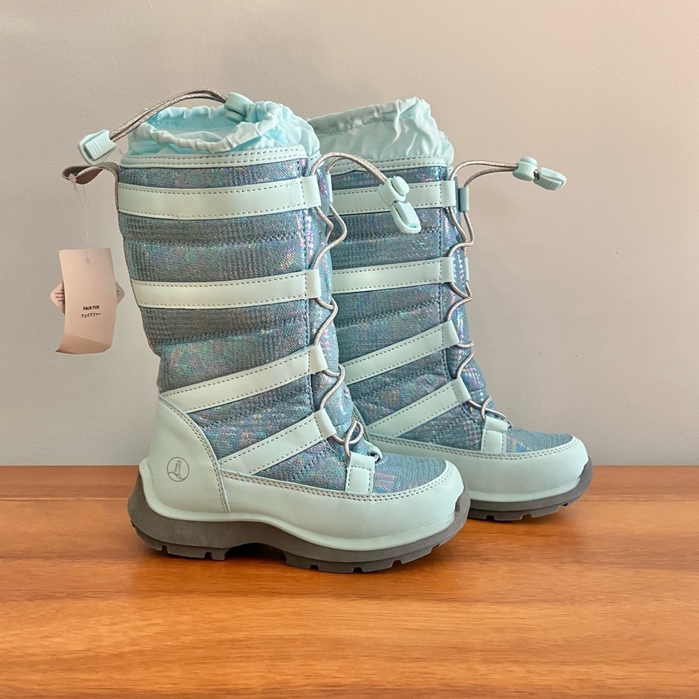 NWT - Little Kid Size 11 Girls Snowboots